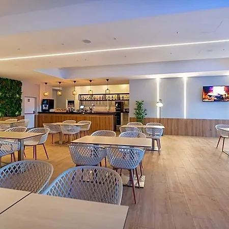 Hl Club Hotel