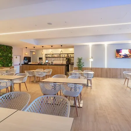 فندق Hl Club